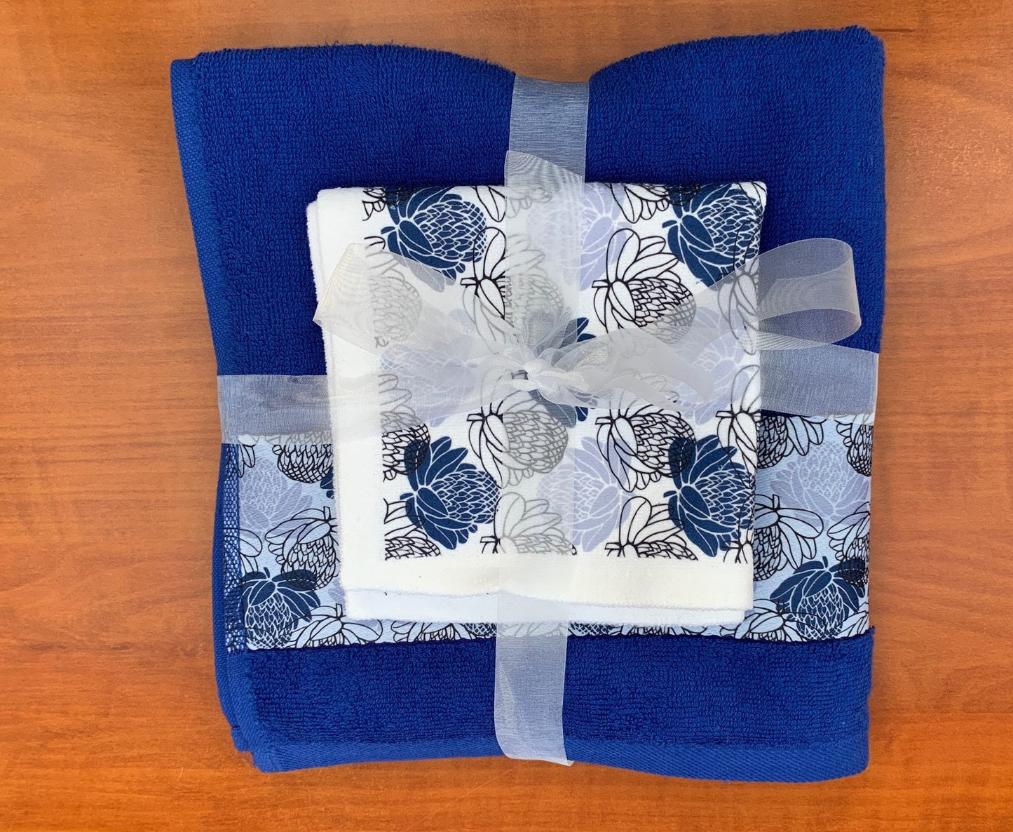 Blue Protea flannel and 100% cotton hand towel, with special sea-kelp soap gift set