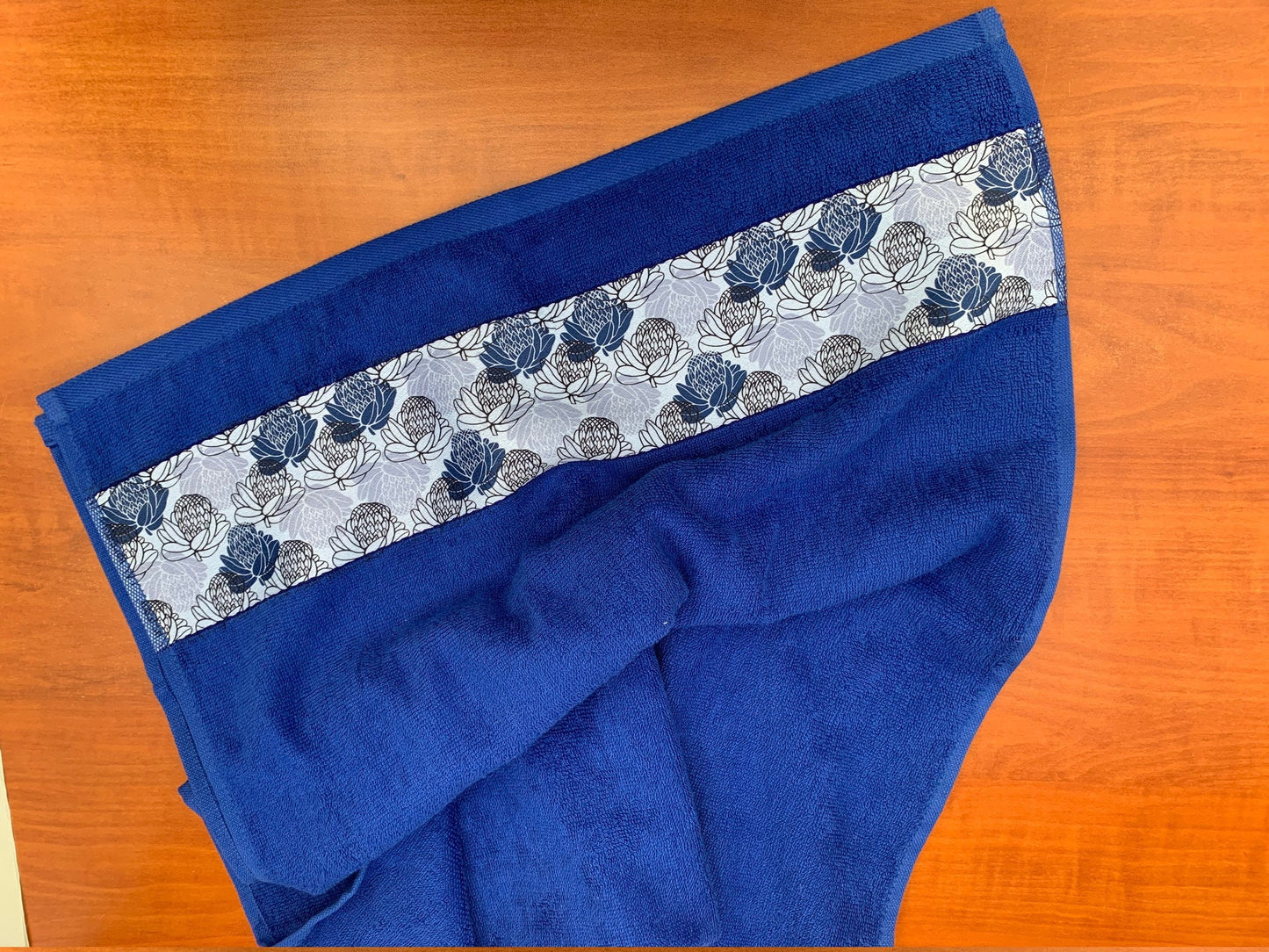 Blue Protea flannel and 100% cotton hand towel, with special sea-kelp soap gift set