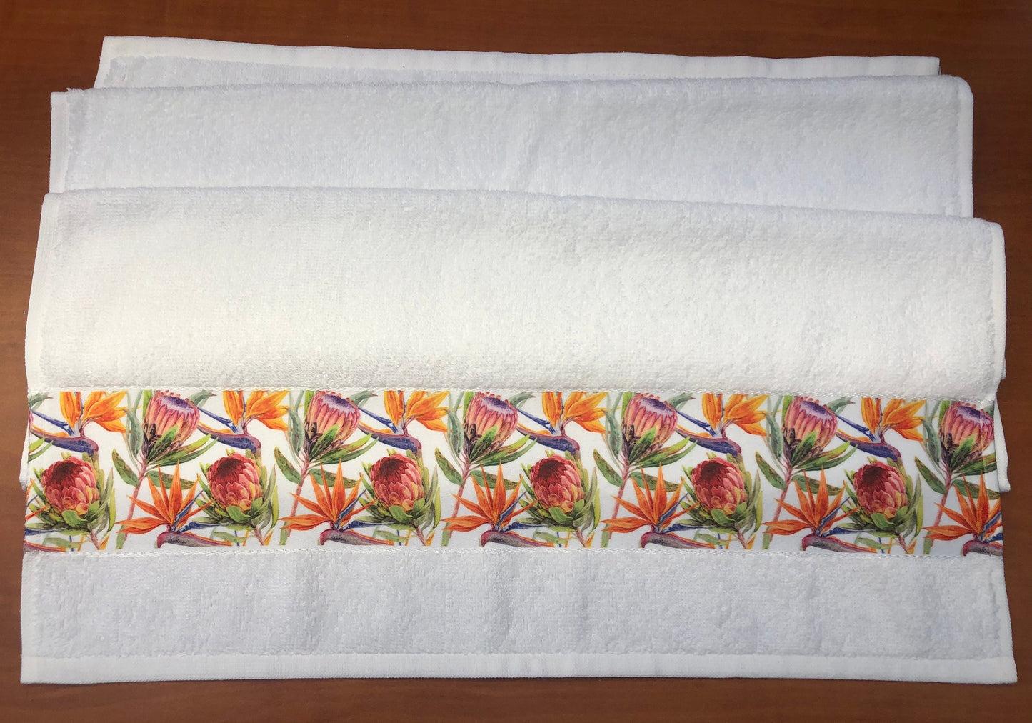 Protea and Strelitzia 100% cotton hand towel ( 46 x 100 cm )