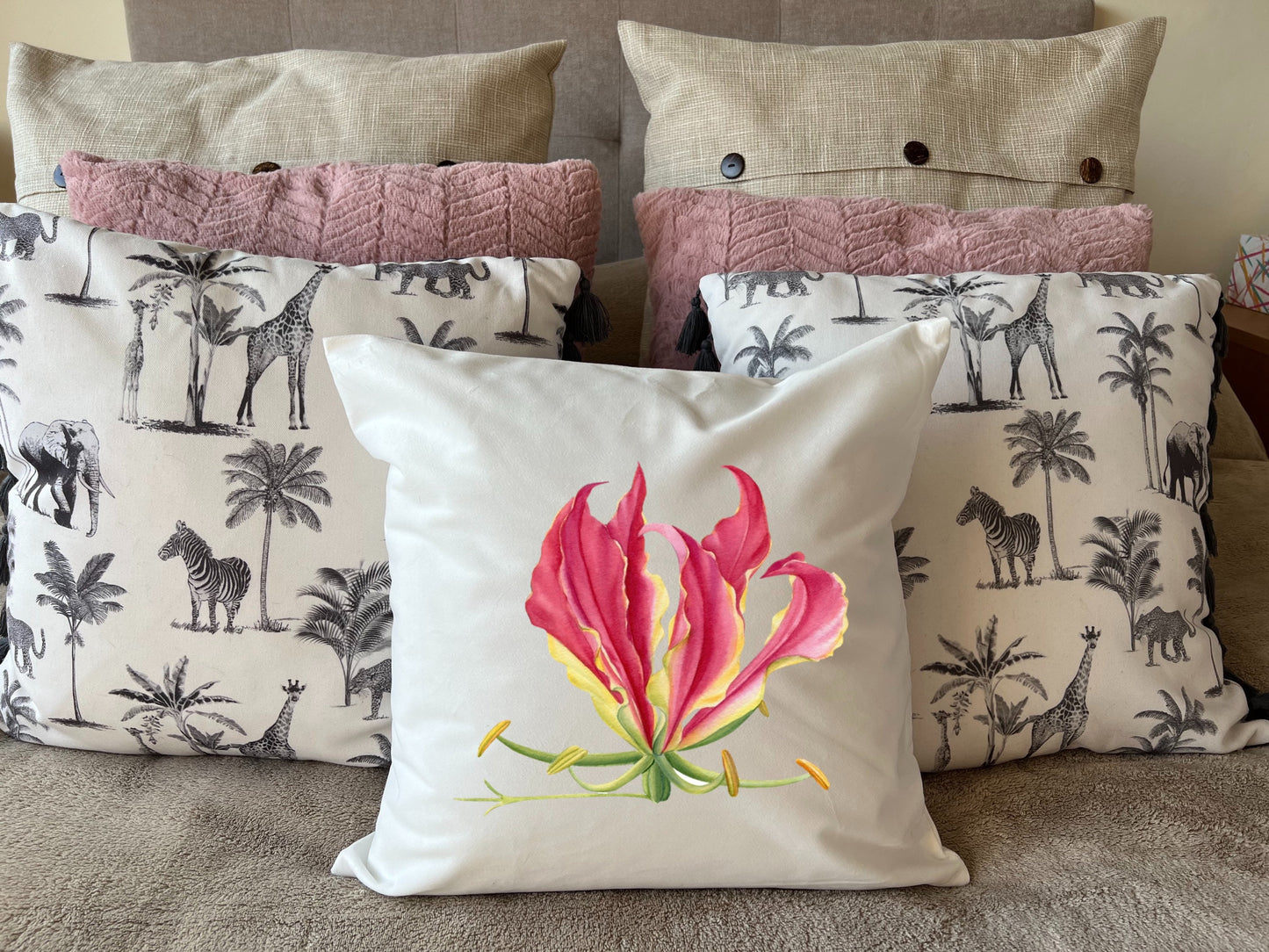 Zimbabwe Flame Lilly Gloriosa Superba plush white deluxe 'soft feel' scatter cushion. ( 40x40cm )