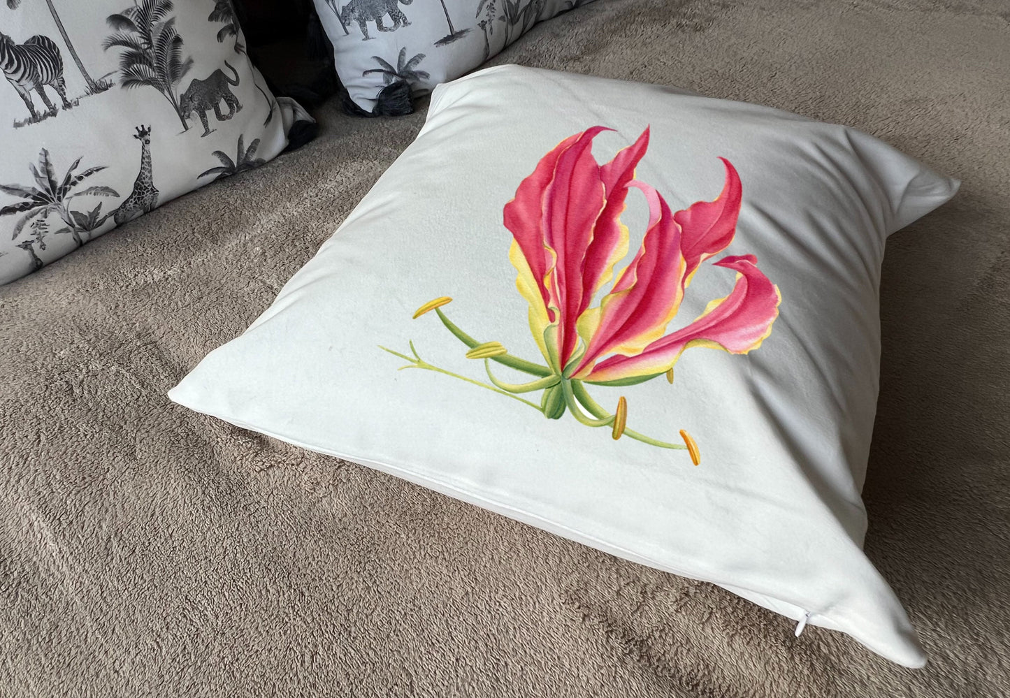 Zimbabwe Flame Lilly Gloriosa Superba plush white deluxe 'soft feel' scatter cushion. ( 40x40cm )