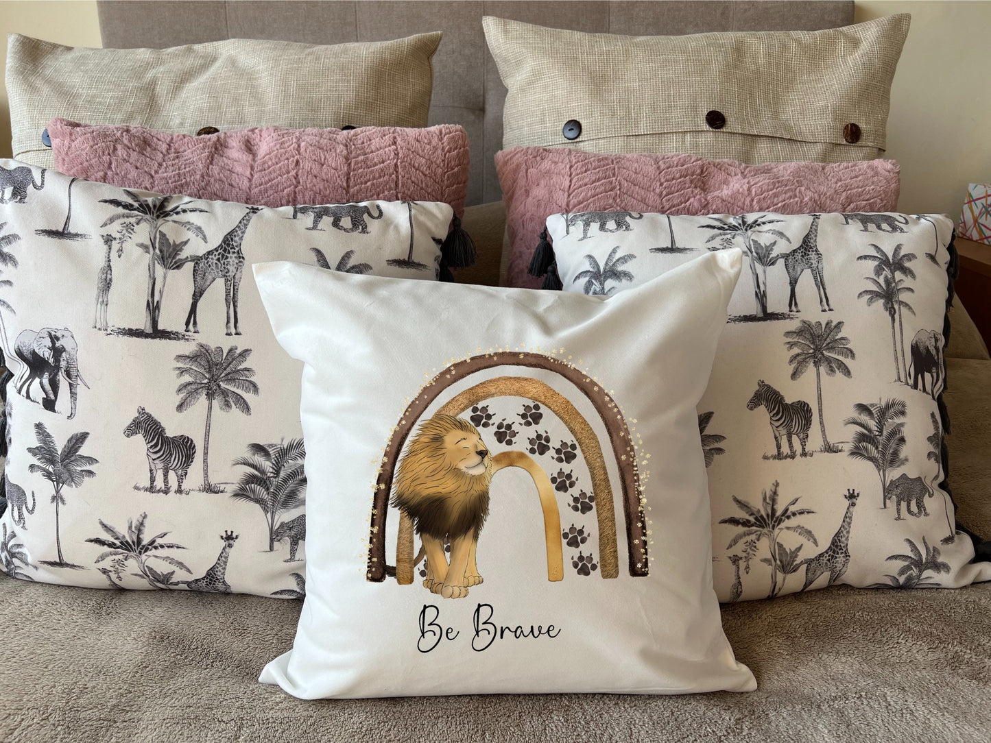 Lion 'Be Brave' plush white deluxe scatter cushion.  Available with inner (UK)