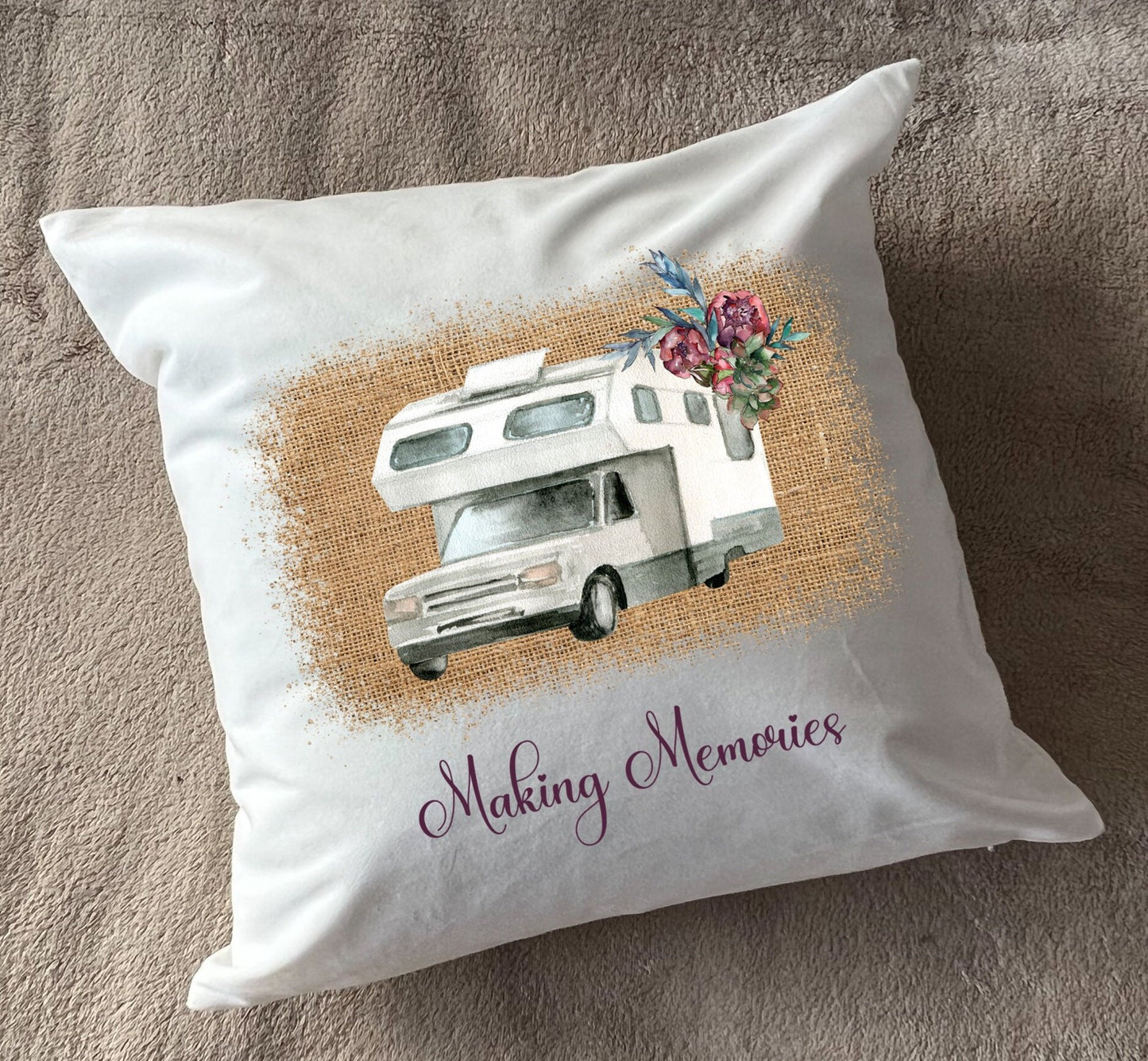 Making Memories Motorhome Campervan Caravan USA / United Kingdom Tree - Plush white deluxe 'soft feel' scatter cushion. ( 40x40cm )