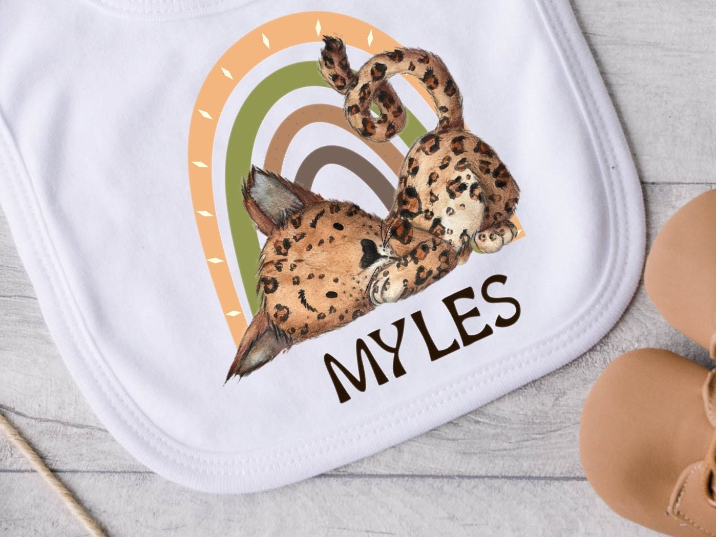 Personalised Bib Baby Leopard and Rainbow. New baby gift. Pregnancy Announcement. Gender neutral gift. Baby Safari.