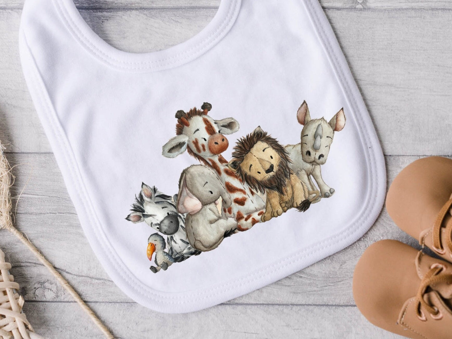 Baby Safari Animals bib. New baby gift. Pregnancy Announcement. Lion Giraffe Elephant Zebra. Gender neutral Baby Gift.