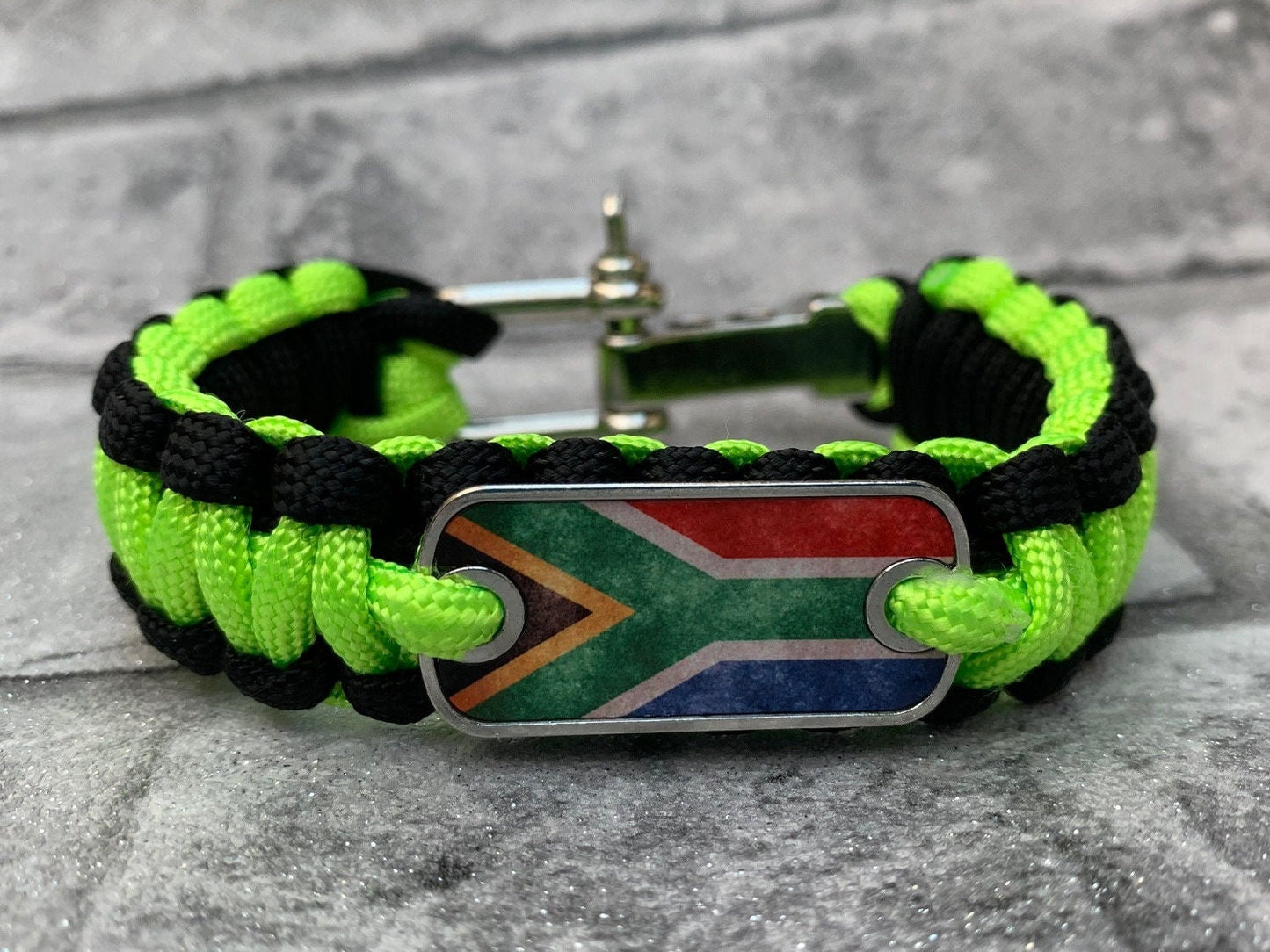 Paracord survival bracelet South African flag Green Camouflage Prepper Survivalist Father's Day Grandfather Uncle gift