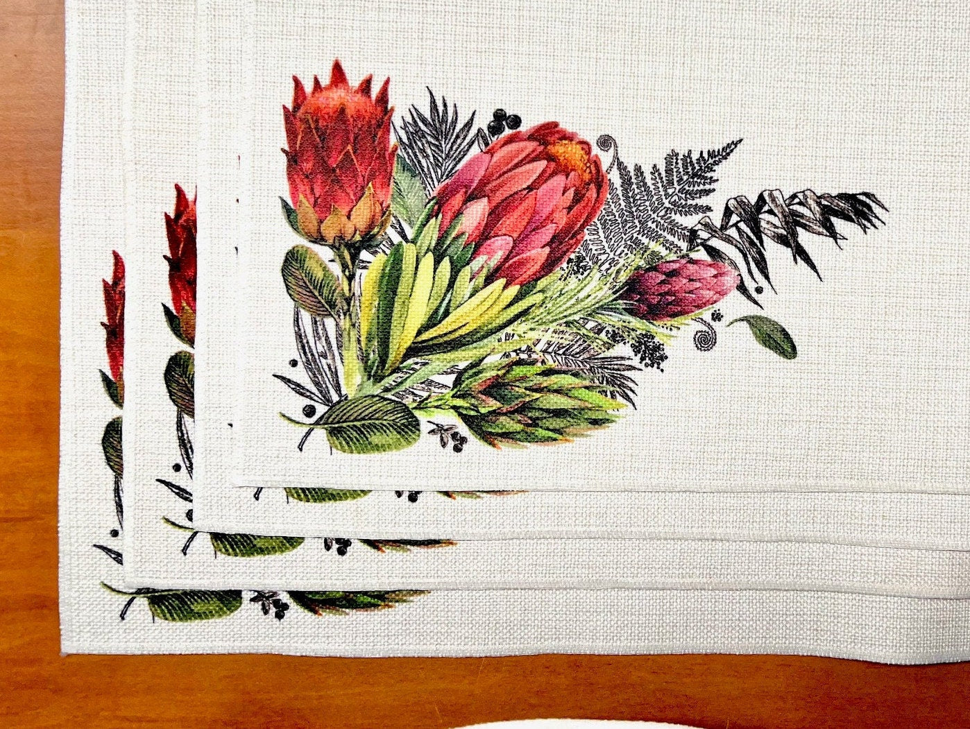 Protea placemat, cream linen placemat, table linen King Protea design beautiful South African inspired design. ( 40x30cm )